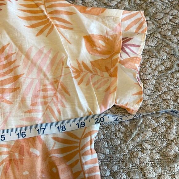 LC Lauren Conrad Button Down Blouse. Size‎ Small . Peach Tropical Print - Picture 7 of 8